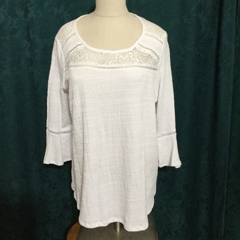 New Directions white 3/4 sleeve lace trim top